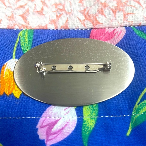 MAID OF HONOR BROOCH WITH BLUE TRELLIS BACKGROUND (SOMETHING BLUE) OVAL SHAPE - Picture 3 of 3